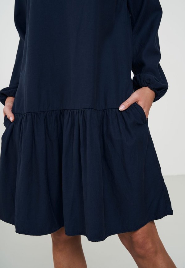 Kleid aus LENZING TENCEL und Baumwolle | NEPETA